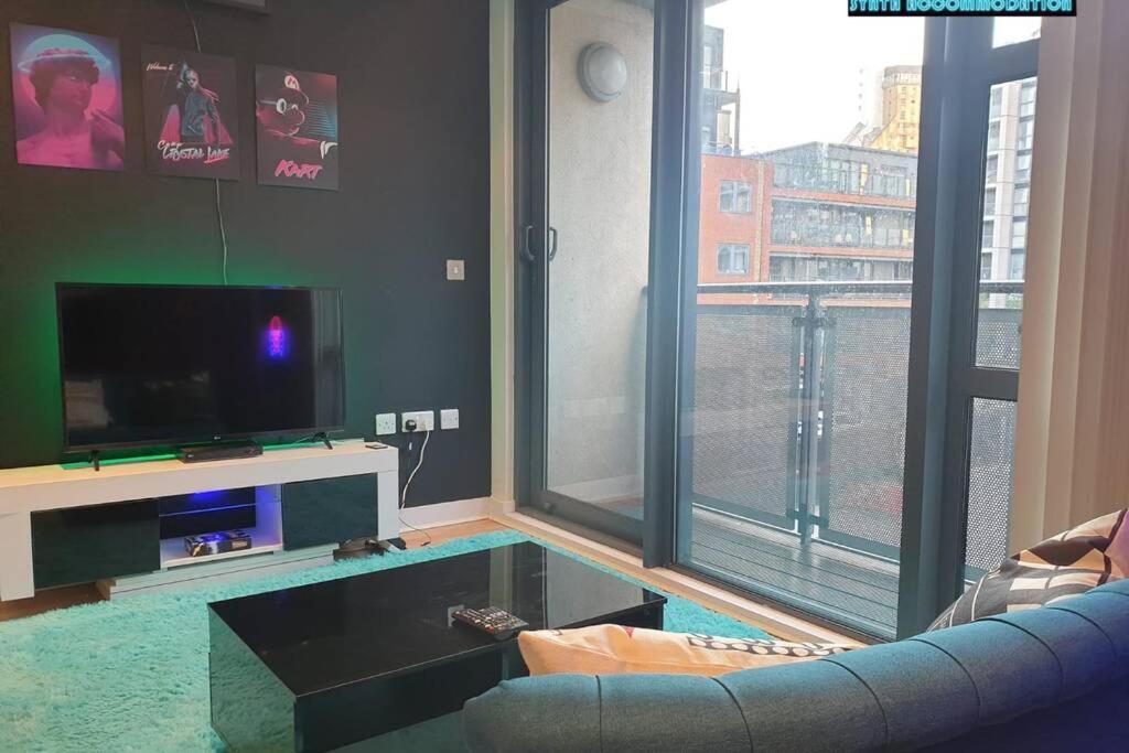 80S Retro 1Bed Studio Serviced Apartment Canary Wharf Perfect For Solo & Couple Travellers 런던 외부 사진