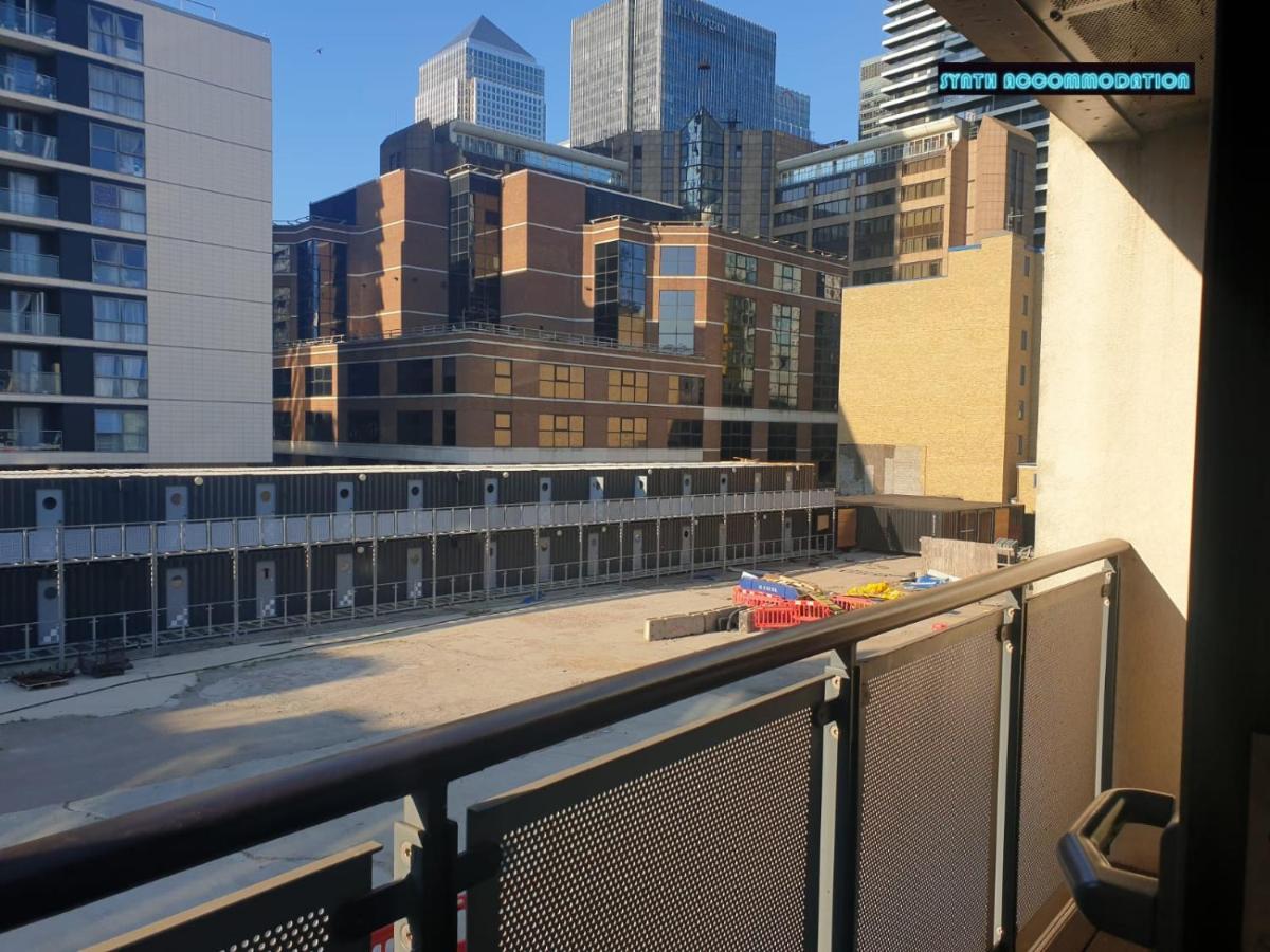80S Retro 1Bed Studio Serviced Apartment Canary Wharf Perfect For Solo & Couple Travellers 런던 외부 사진