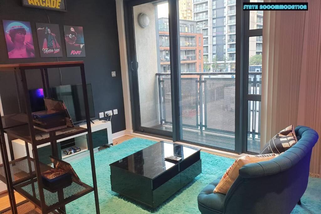 80S Retro 1Bed Studio Serviced Apartment Canary Wharf Perfect For Solo & Couple Travellers 런던 외부 사진