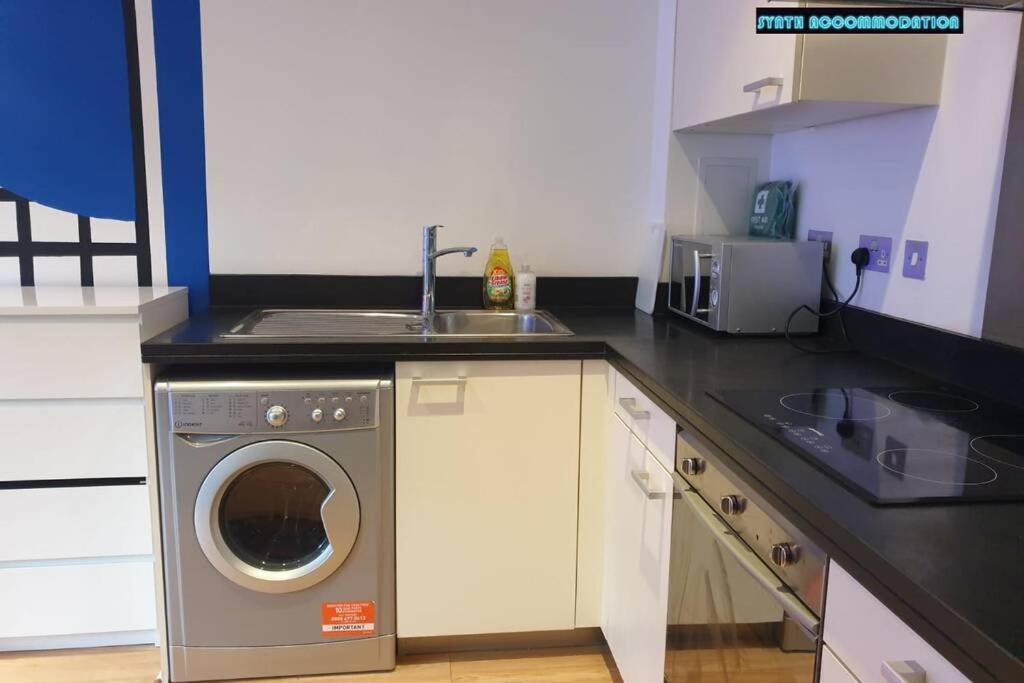80S Retro 1Bed Studio Serviced Apartment Canary Wharf Perfect For Solo & Couple Travellers 런던 외부 사진